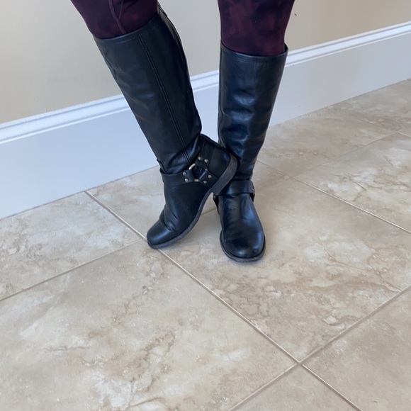 Frye tall black boots, size 8 - Picture 4 of 11
